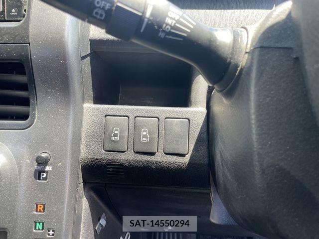 Toyota VOXY 2012-02 370374-12