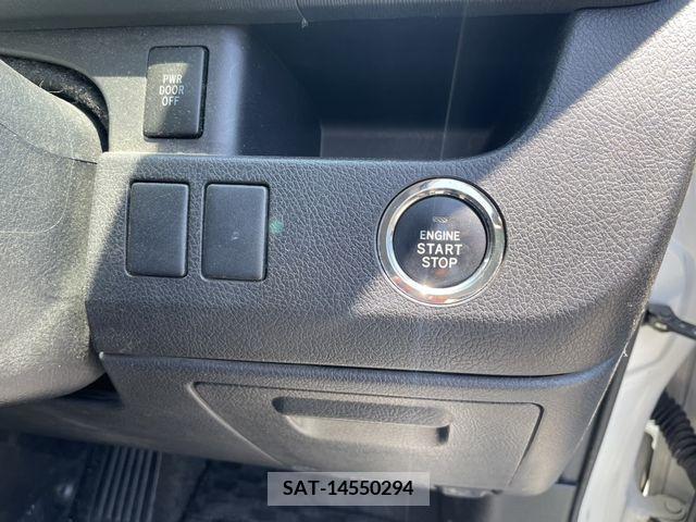 Toyota VOXY 2012-02 370374-11