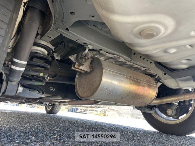 Toyota VOXY 2012-02 370374-27