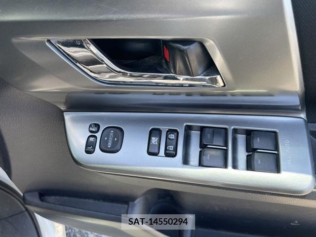 Toyota VOXY 2012-02 370374-16