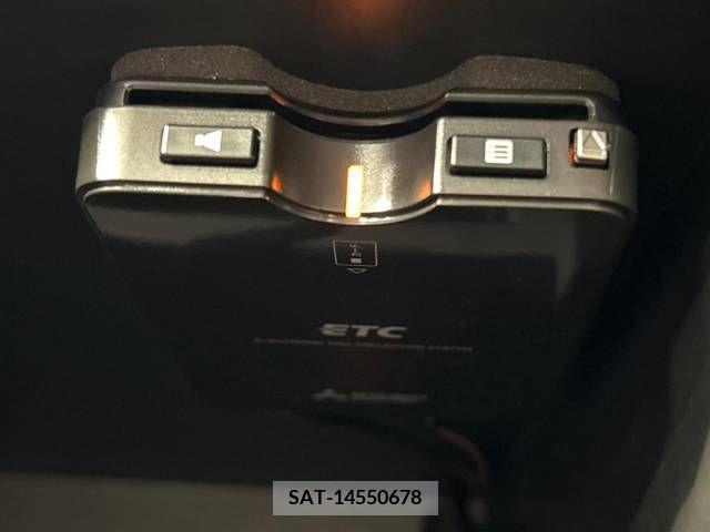 Nissan NOTE 2017-07 339829-6