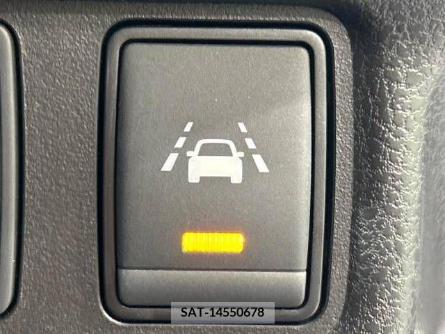 Nissan NOTE 2017-07 339829-7