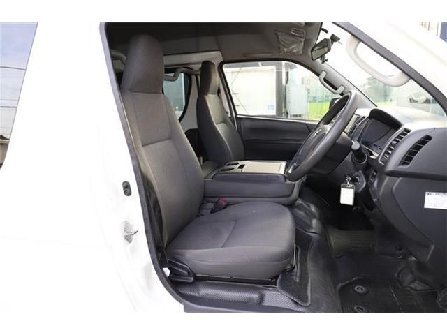 Toyota REGIUSACE VAN 2017-03 12465-14