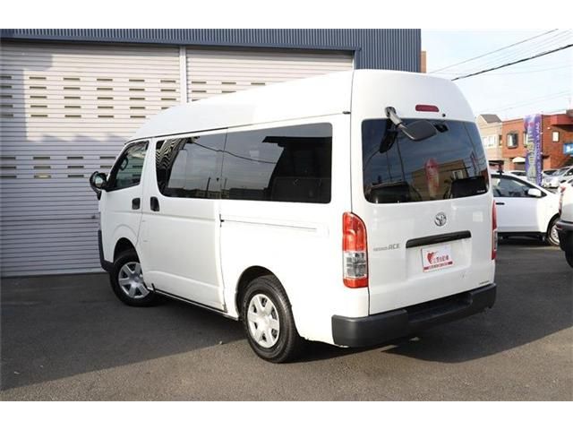 Toyota REGIUSACE VAN 2017-03 12465-23