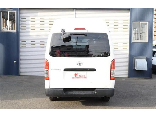 Toyota REGIUSACE VAN 2017-03 12465-22