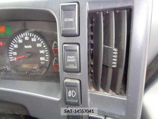 Isuzu FORWARD 2016-01 270316-19