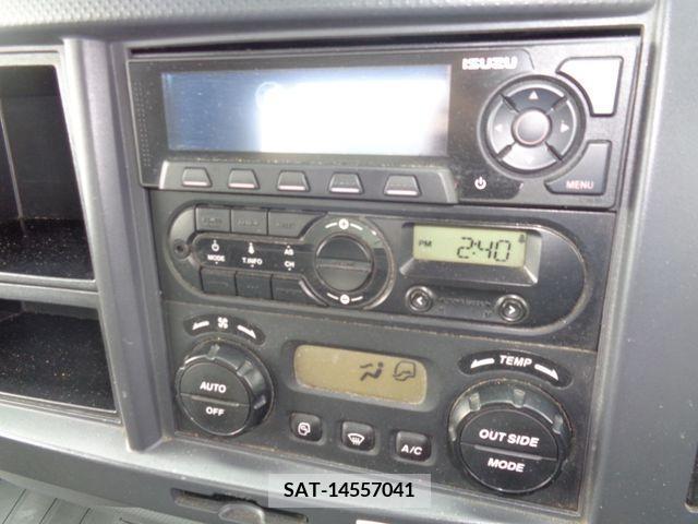 Isuzu FORWARD 2016-01 270316-14