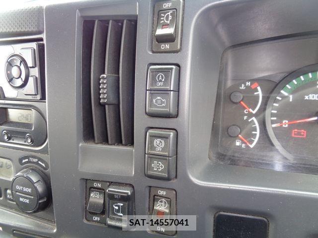 Isuzu FORWARD 2016-01 270316-15