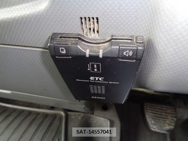 Isuzu FORWARD 2016-01 270316-17