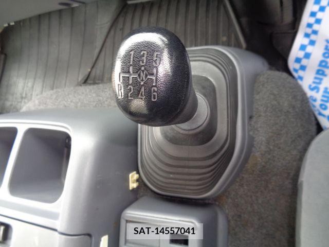 Isuzu FORWARD 2016-01 270316-18