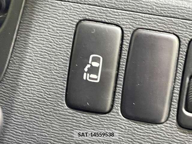 Toyota ISIS 2005-12 222422-14