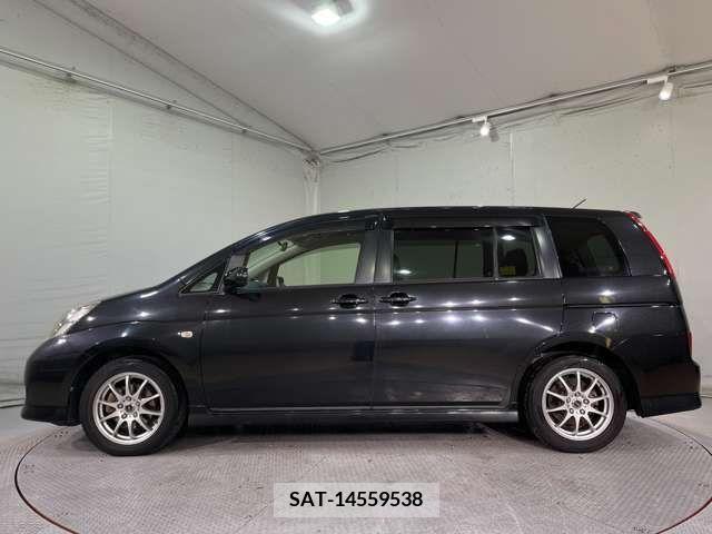 Toyota ISIS 2005-12 222422-10
