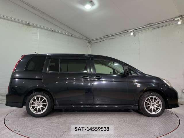 Toyota ISIS 2005-12 222422-6