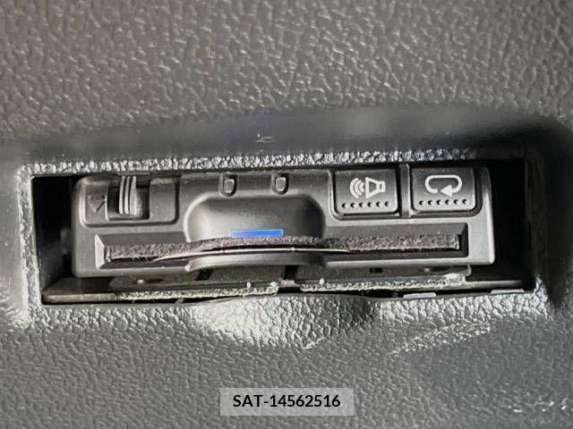 Toyota PRIUS 2017-09 281790-5