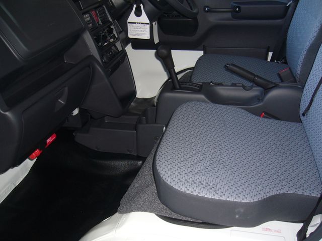 Suzuki CARRY TRUCK 2023-10 19362-9