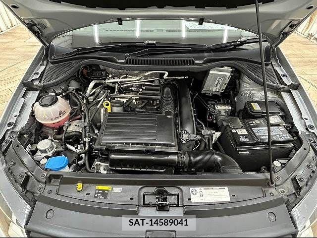 VolksWagen POLO 2017-10 223945-19