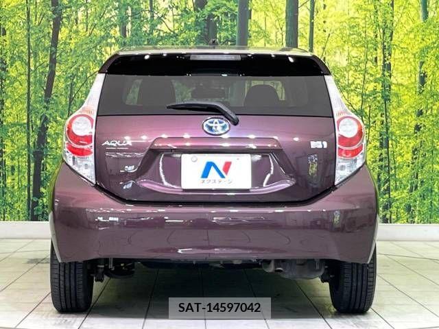 Toyota AQUA 2013-12 325924-15