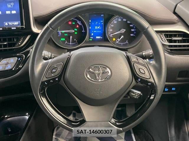 Toyota C-HR 2018-05 357861-10