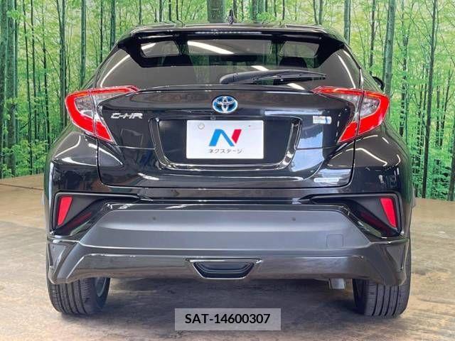 Toyota C-HR 2018-05 357861-15