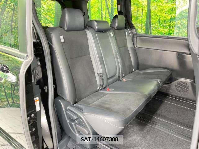 Toyota NOAH 2019-03 232006-9