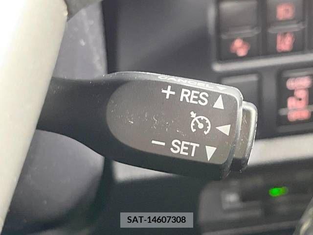 Toyota NOAH 2019-03 232006-6