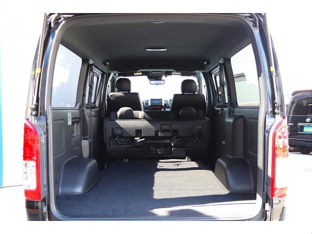 Toyota HIACE VAN 2022-01 16091-1