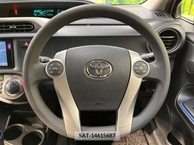 Toyota AQUA 2013-09 356174-11