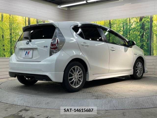 Toyota AQUA 2013-09 356174-17