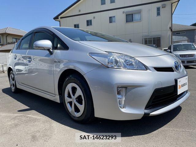 Toyota PRIUS 2014-12 236981-1