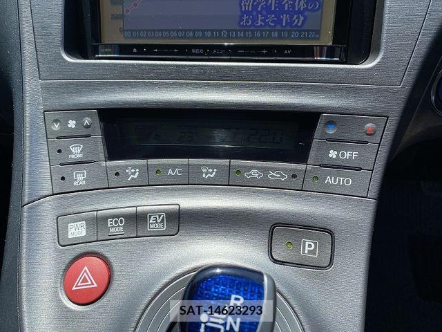 Toyota PRIUS 2014-12 236981-19