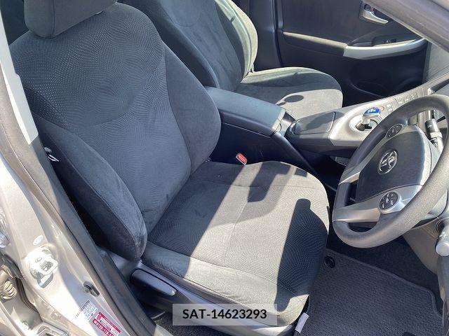 Toyota PRIUS 2014-12 236981-11