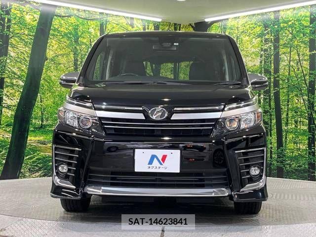 Toyota VOXY 2017-03 229279-14