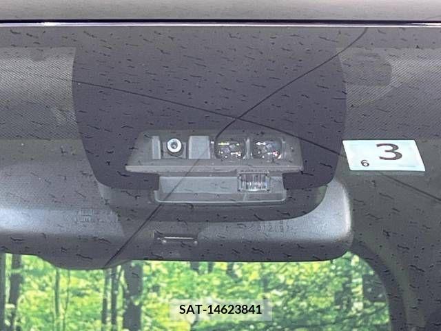 Toyota VOXY 2017-03 229279-2