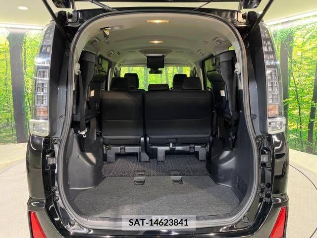 Toyota VOXY 2017-03 229279-10