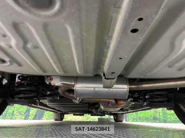 Toyota VOXY 2017-03 229279-19