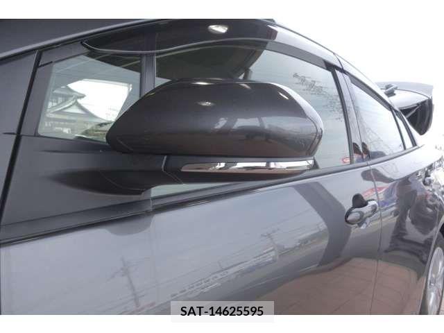 Toyota PRIUS 2019-09 281764-7