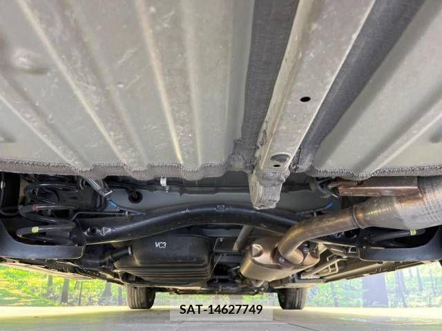 Toyota VOXY 2022-01 370327-19