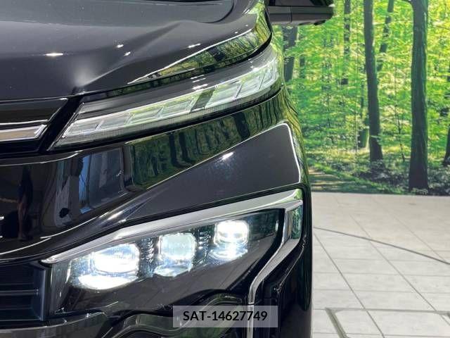 Toyota VOXY 2022-01 370327-12