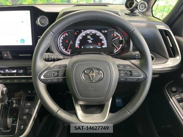 Toyota VOXY 2022-01 370327-11