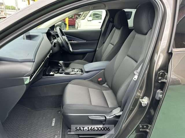 Mazda CX-30 2021-09 302121-2