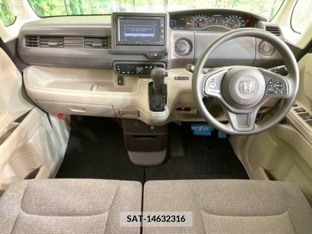 Honda N BOX 2018-05 278514-1