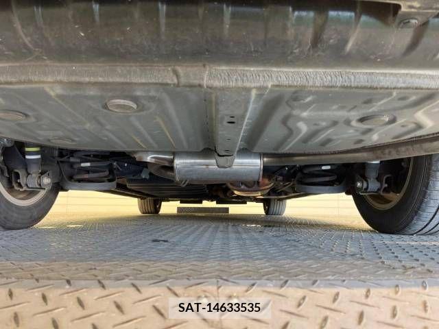 Toyota NOAH 2017-06 280390-18