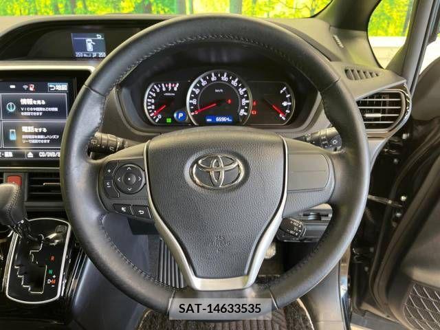 Toyota NOAH 2017-06 280390-6