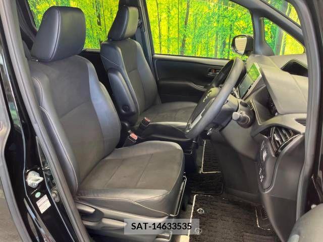 Toyota NOAH 2017-06 280390-8