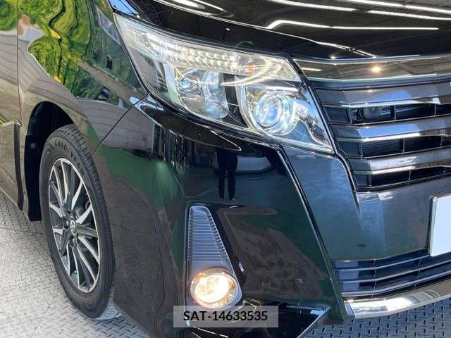 Toyota NOAH 2017-06 280390-11