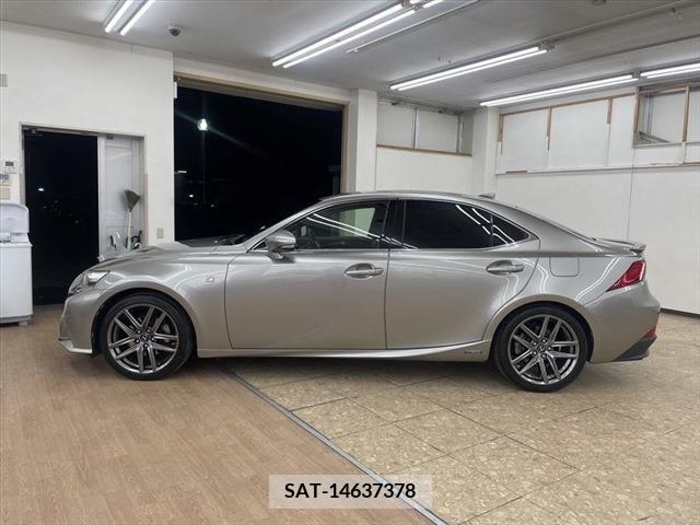 Lexus IS 2013-06 205871-7