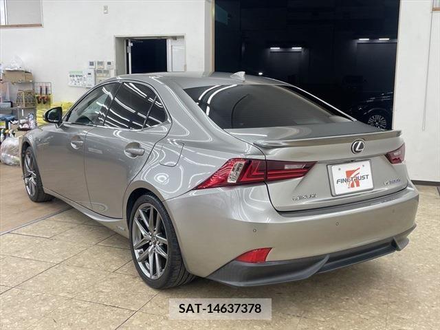 Lexus IS 2013-06 205871-6