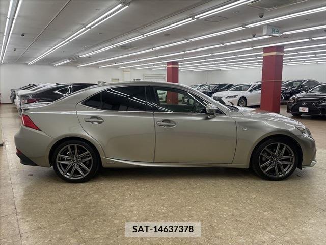 Lexus IS 2013-06 205871-3
