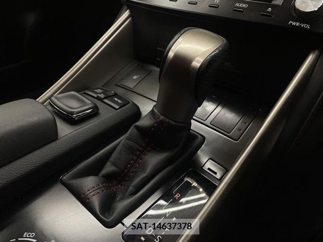 Lexus IS 2013-06 205871-25