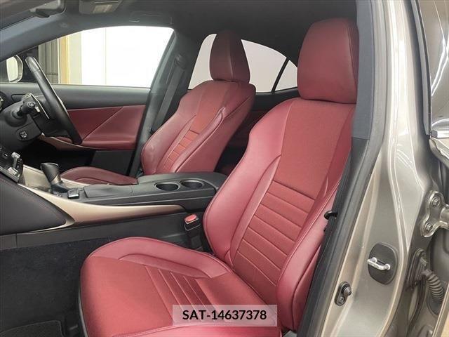 Lexus IS 2013-06 205871-21